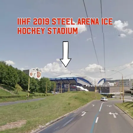 Steel Arena View 150m Апартаменты